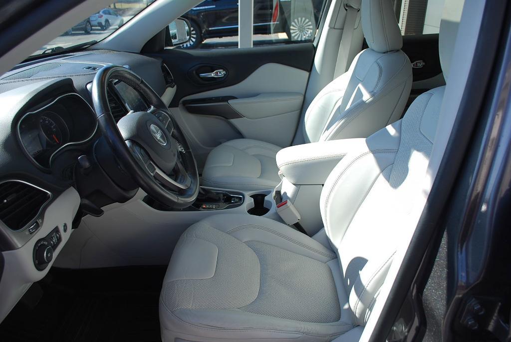 used 2020 Jeep Cherokee car, priced at $21,477