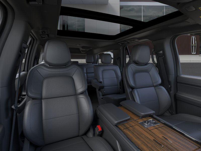 new 2024 Lincoln Navigator L car