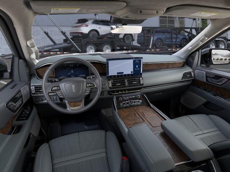 new 2024 Lincoln Navigator car