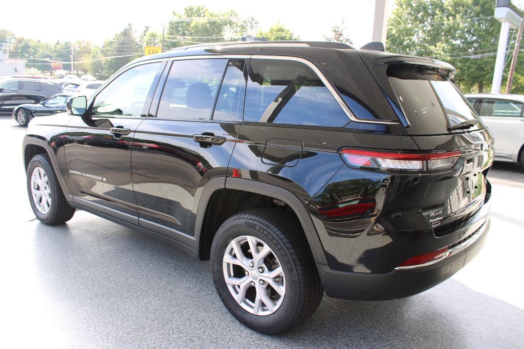 used 2022 Jeep Grand Cherokee car, priced at $27,910