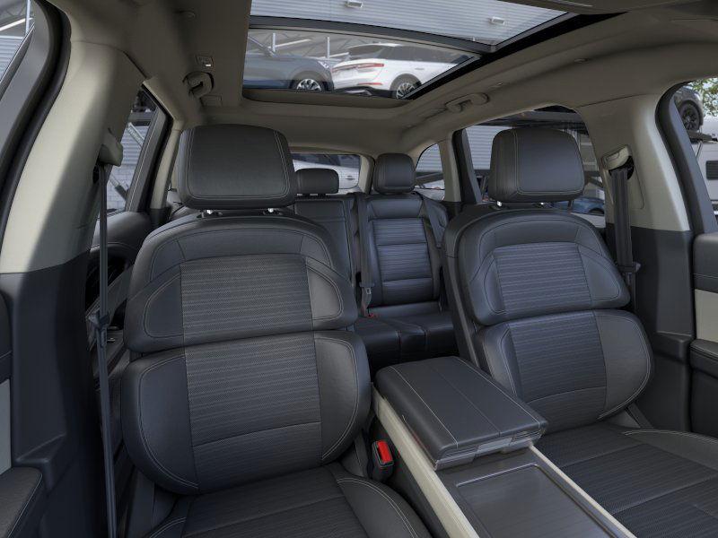 new 2025 Lincoln Nautilus car, priced at $66,023