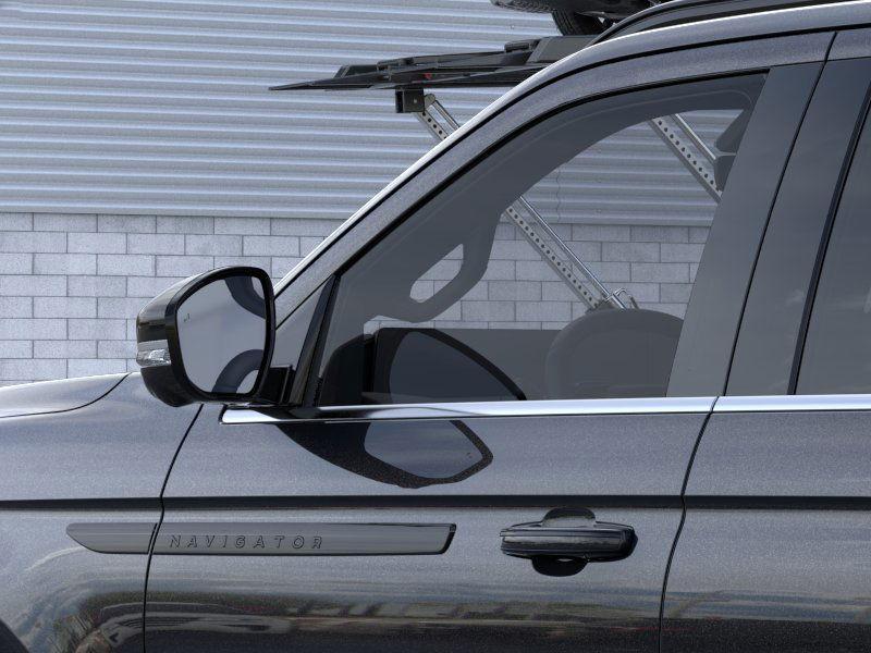 new 2025 Lincoln Navigator car, priced at $109,435