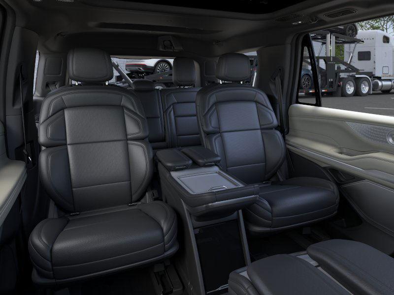 new 2025 Lincoln Navigator car, priced at $109,435