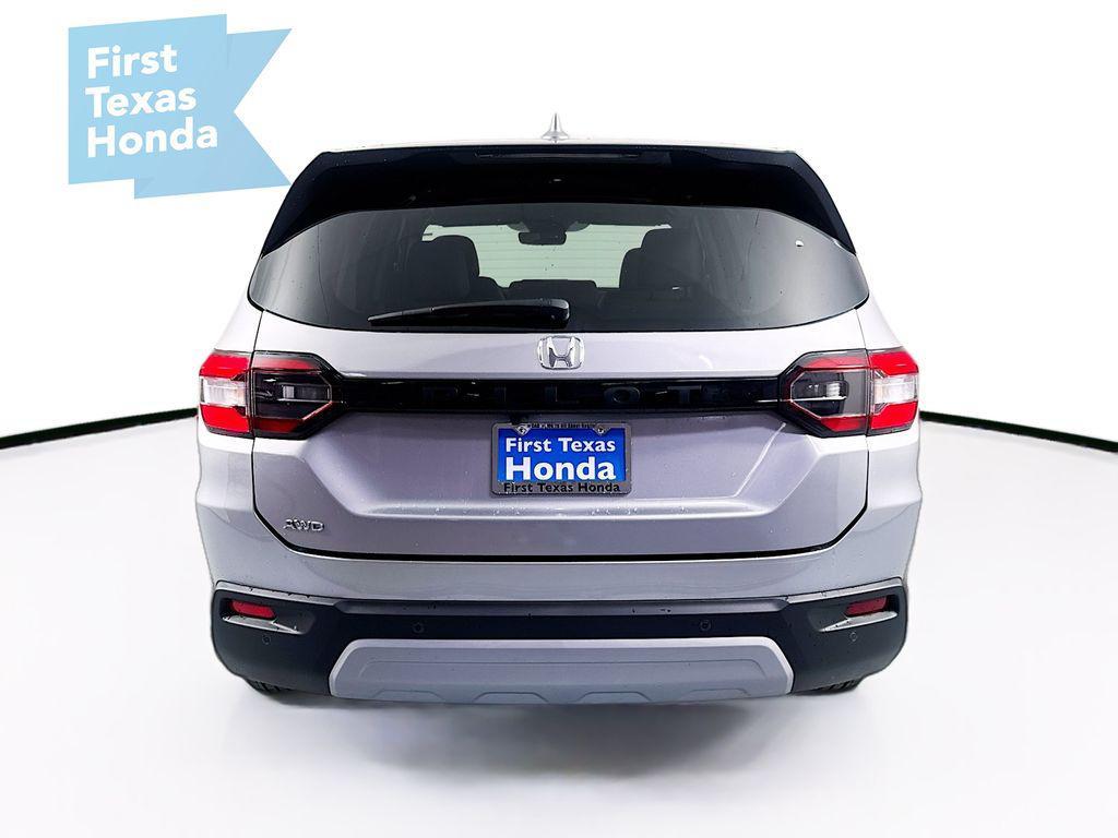 new 2025 Honda Pilot car, priced at $45,434