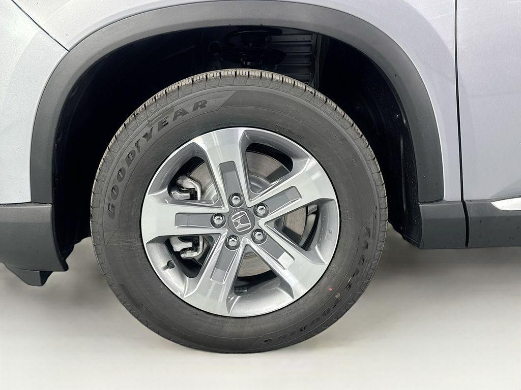 new 2025 Honda Pilot car, priced at $45,434