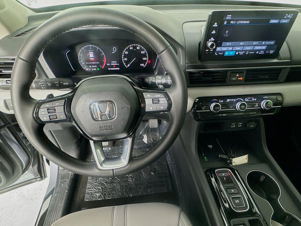 new 2025 Honda Pilot car, priced at $45,434