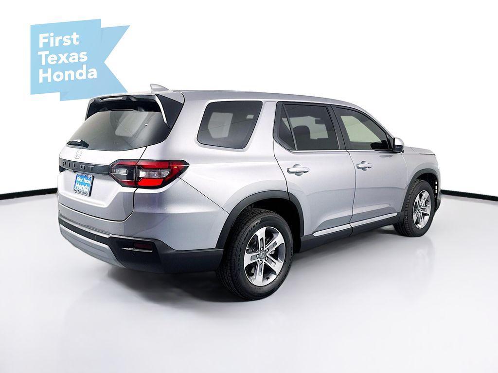 new 2025 Honda Pilot car, priced at $45,434