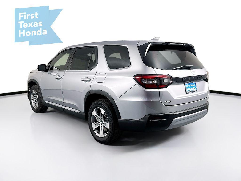 new 2025 Honda Pilot car, priced at $45,434