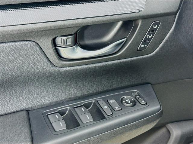used 2025 Honda CR-V Hybrid car, priced at $37,997