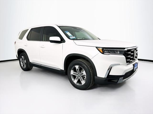 new 2025 Honda Pilot car, priced at $45,350