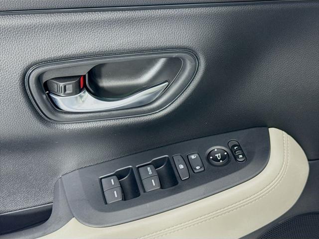 used 2025 Honda HR-V car, priced at $27,997