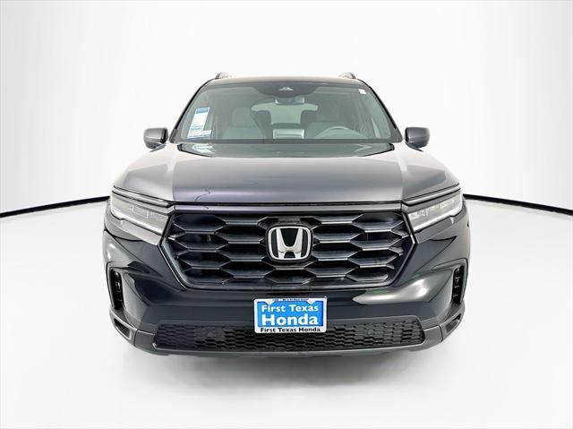 new 2025 Honda Pilot car, priced at $43,695