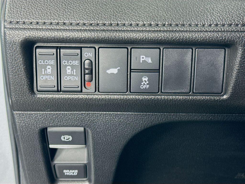 used 2025 Honda Odyssey car, priced at $42,787