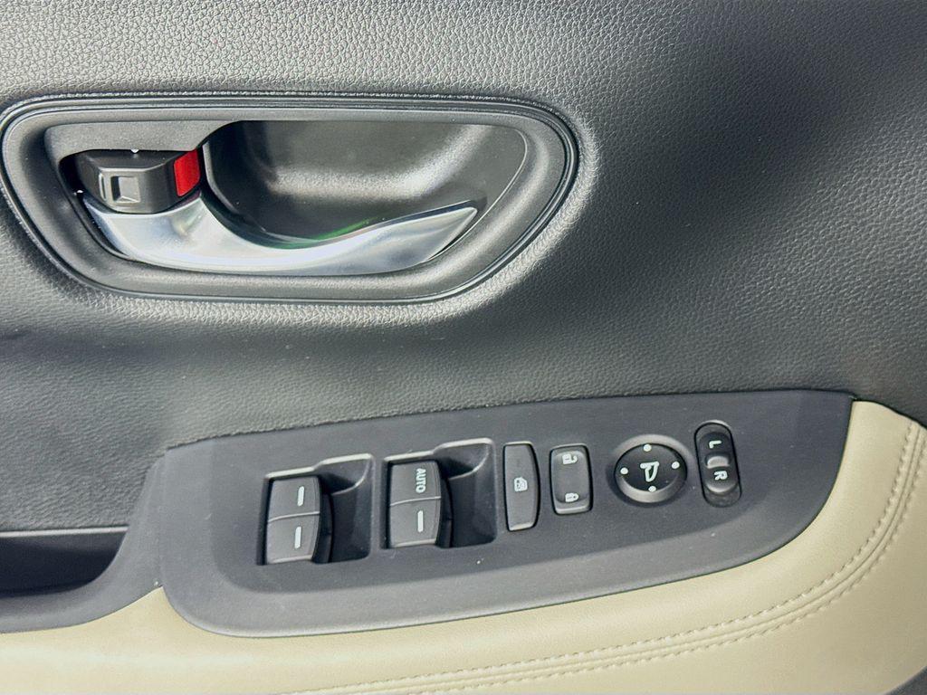 used 2025 Honda HR-V car, priced at $26,987