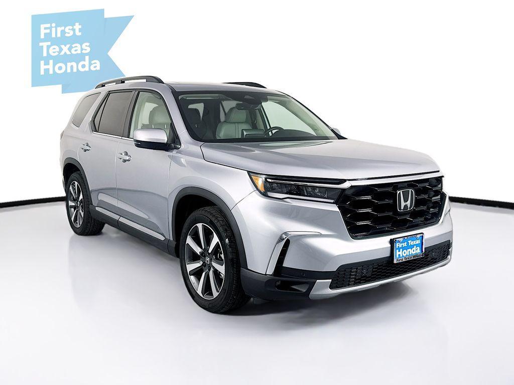 used 2025 Honda Pilot car, priced at $48,950