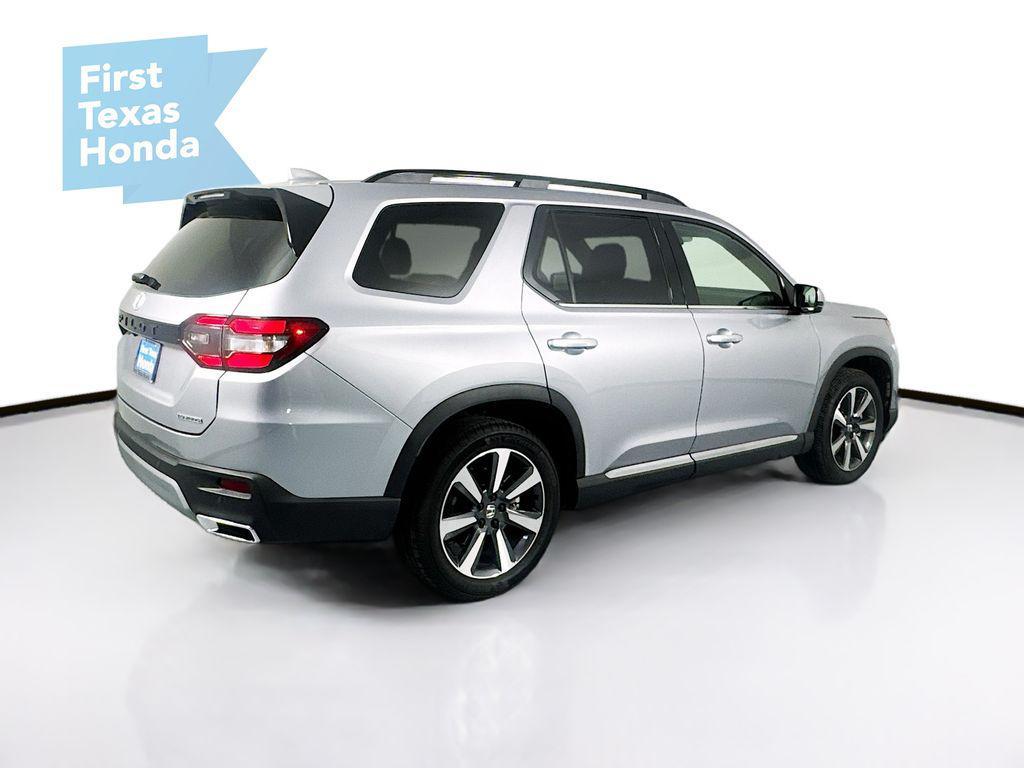 used 2025 Honda Pilot car, priced at $48,950