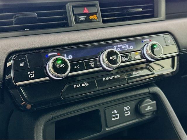 used 2025 Honda Pilot car, priced at $45,897