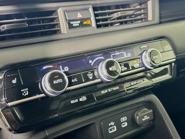new 2025 Honda Pilot car, priced at $44,043