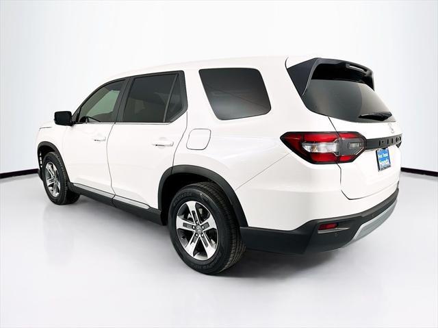 new 2025 Honda Pilot car, priced at $44,043