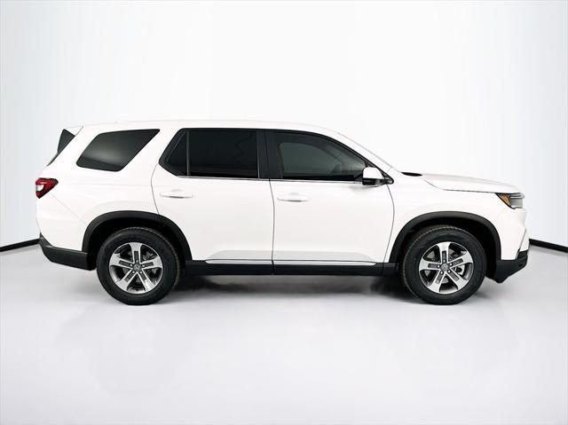 new 2025 Honda Pilot car, priced at $44,043