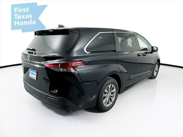 used 2022 Toyota Sienna car, priced at $33,687