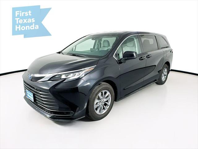 used 2022 Toyota Sienna car, priced at $33,687