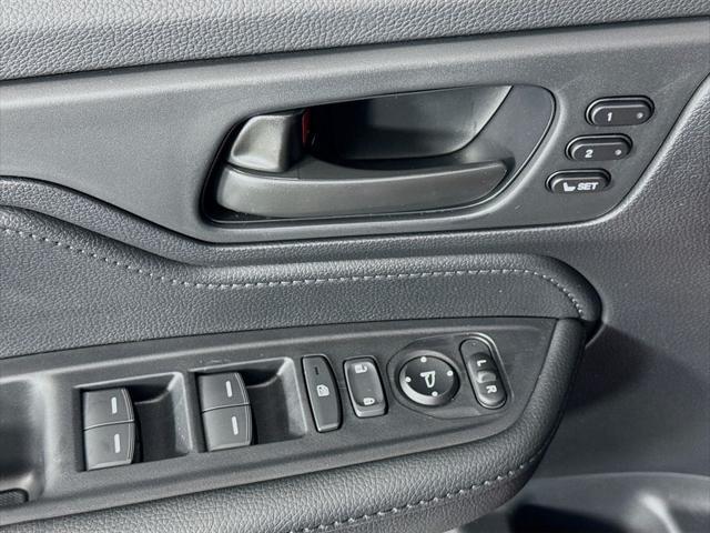 used 2025 Honda Odyssey car, priced at $44,497