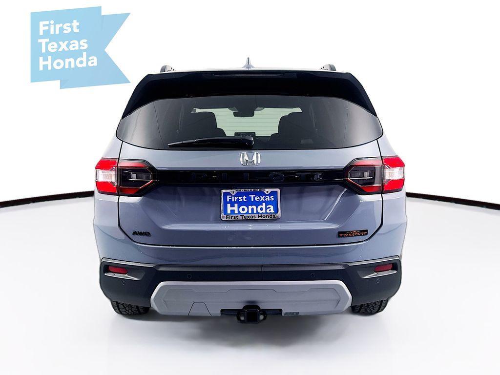 new 2025 Honda Pilot car, priced at $53,661