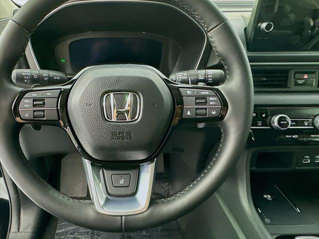 new 2025 Honda Pilot car, priced at $54,930