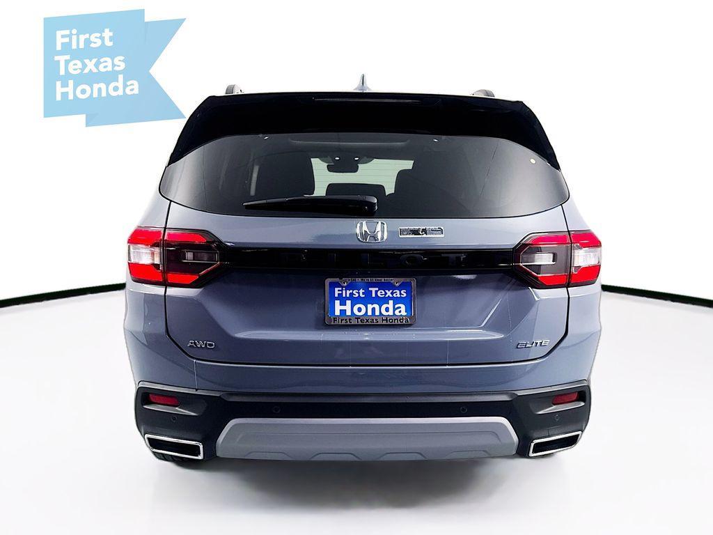 new 2025 Honda Pilot car, priced at $54,044