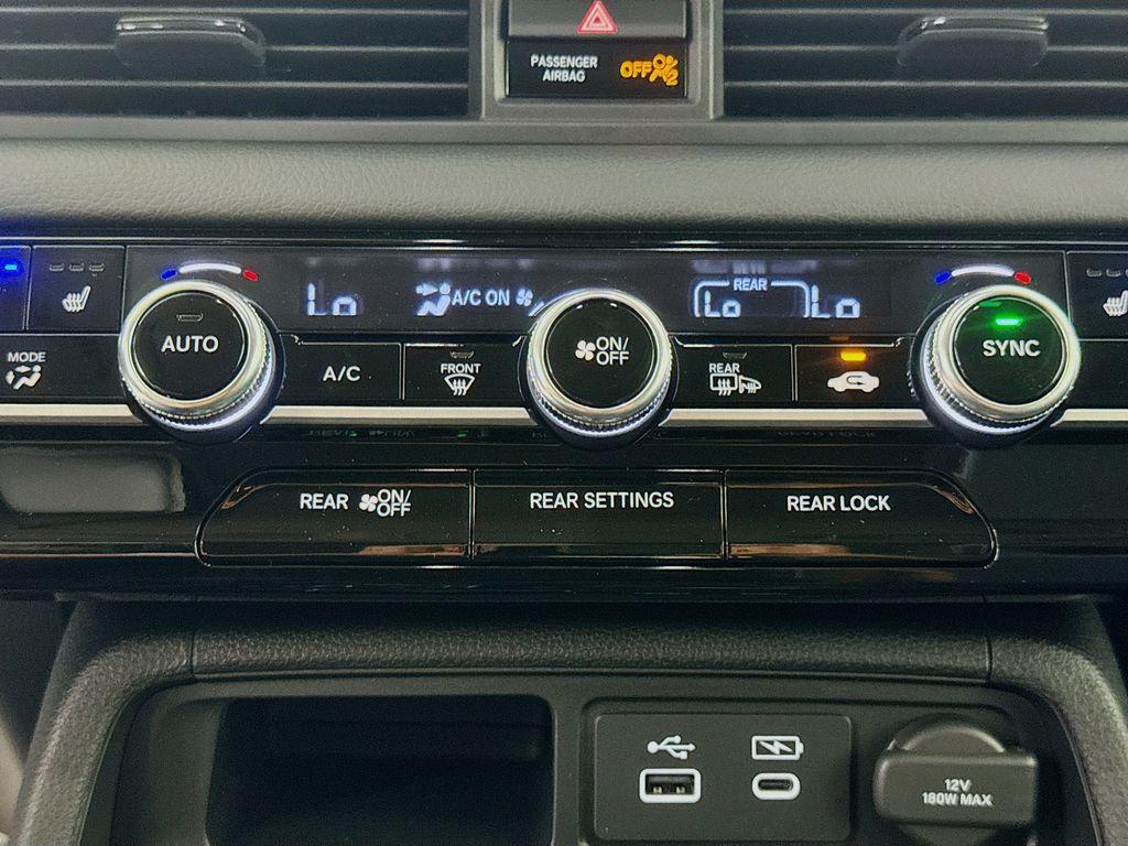 new 2025 Honda Pilot car, priced at $54,044