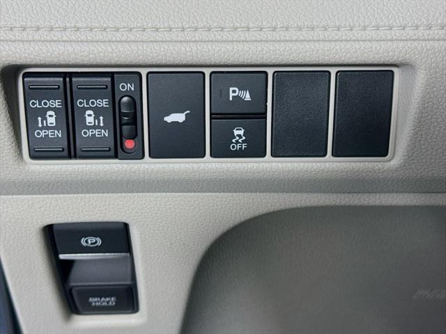 used 2025 Honda Odyssey car, priced at $45,997