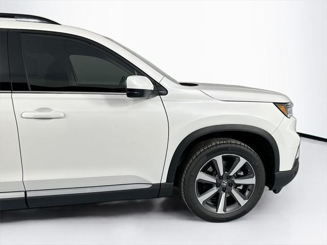 new 2025 Honda Pilot car, priced at $49,350