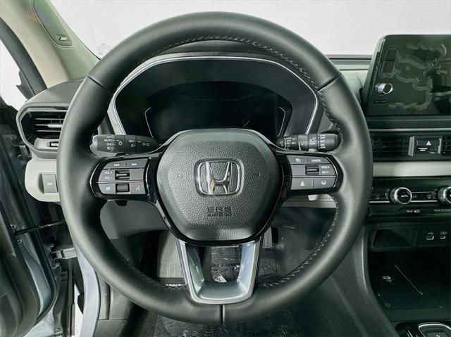 used 2025 Honda Pilot car, priced at $45,987