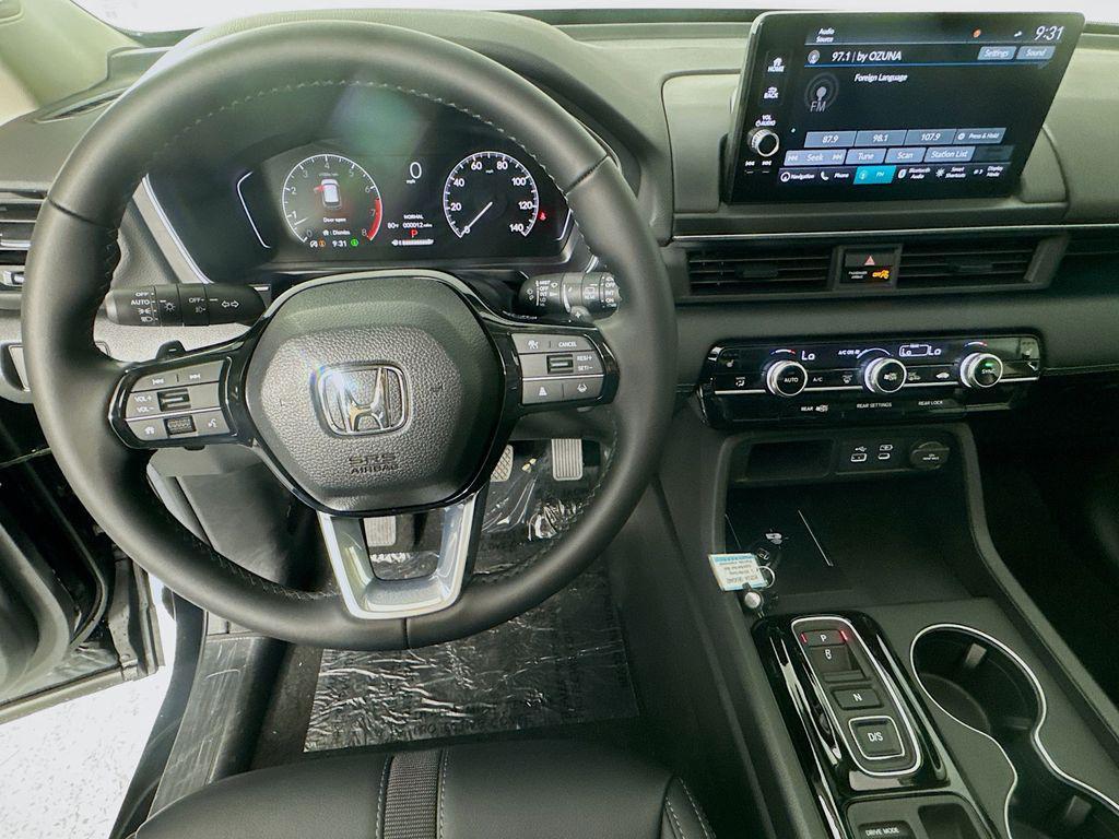 new 2025 Honda Pilot car, priced at $51,362