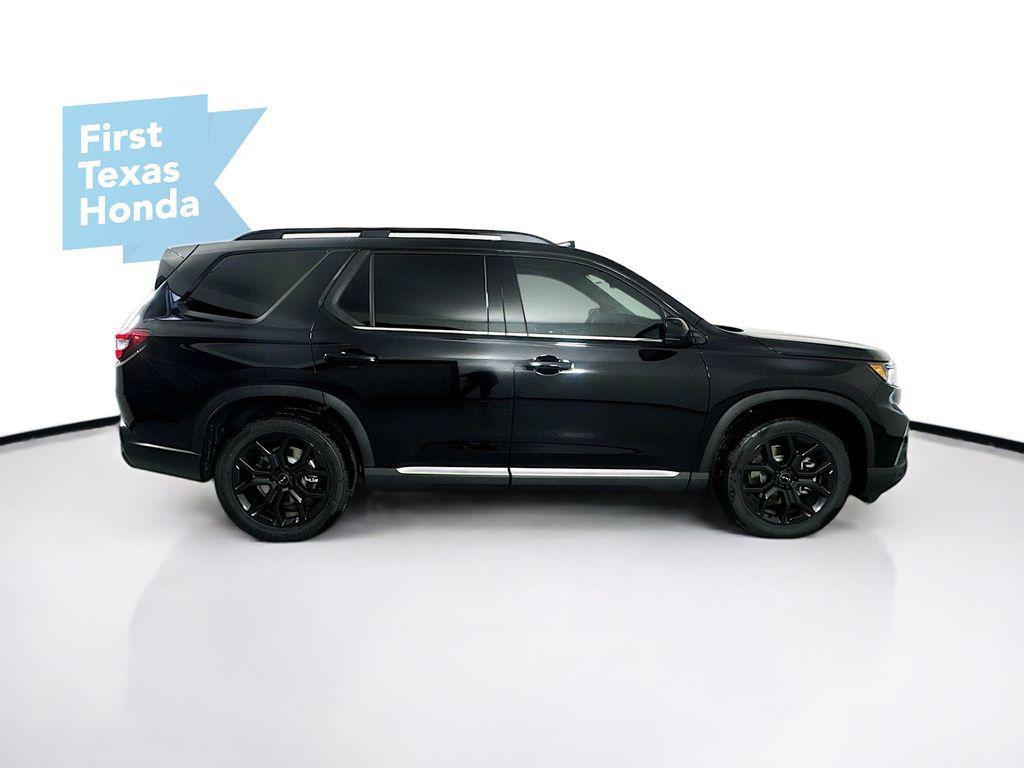new 2025 Honda Pilot car, priced at $51,362