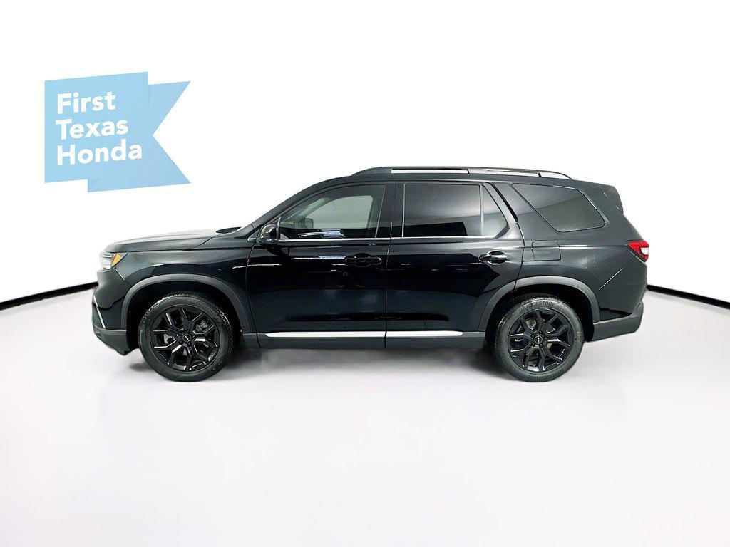 new 2025 Honda Pilot car, priced at $51,362
