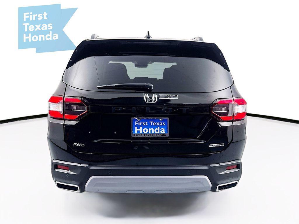 new 2025 Honda Pilot car, priced at $51,362
