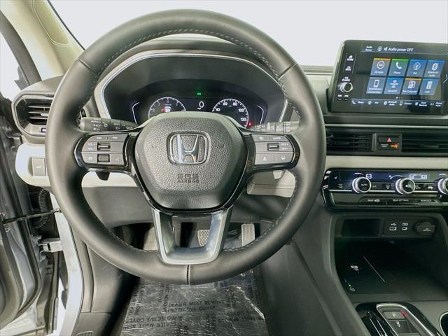 new 2025 Honda Pilot car, priced at $45,037