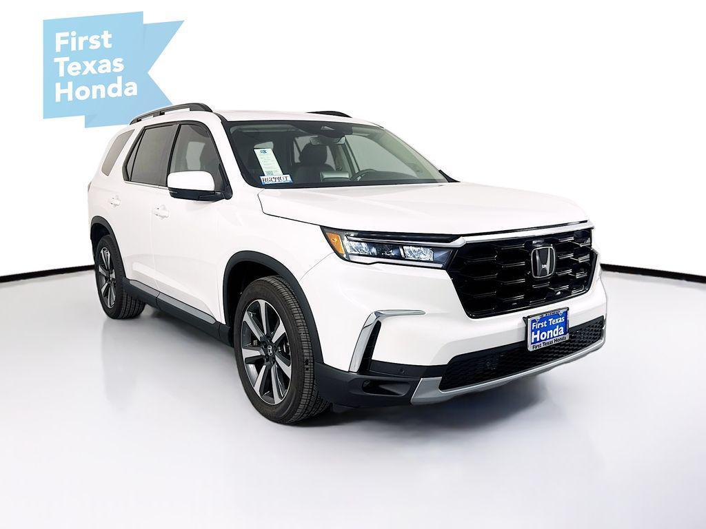 new 2025 Honda Pilot car, priced at $48,930