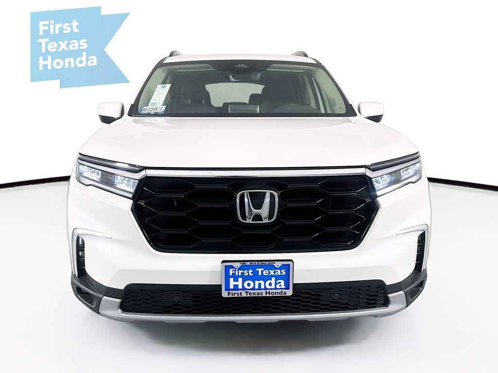 new 2025 Honda Pilot car, priced at $48,930