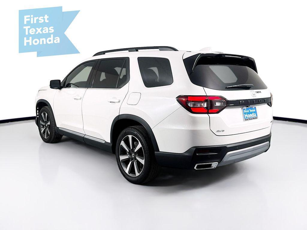 new 2025 Honda Pilot car, priced at $48,930