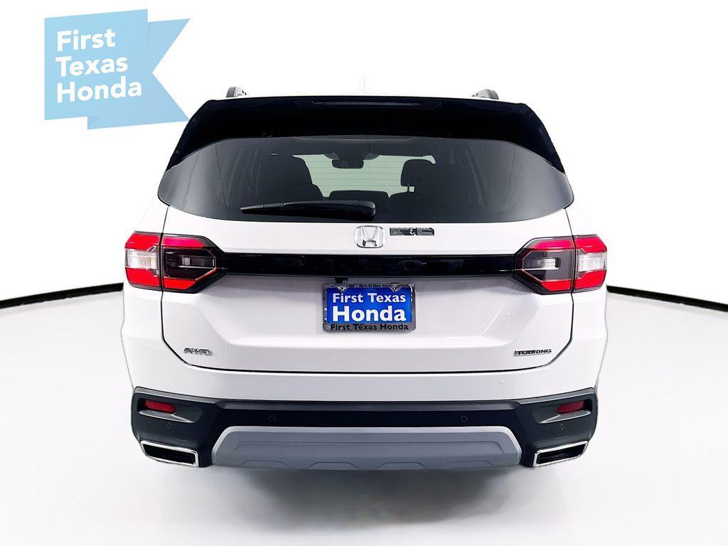 new 2025 Honda Pilot car, priced at $48,930