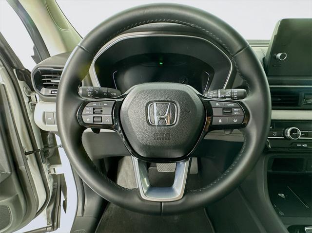 used 2025 Honda Pilot car, priced at $41,898