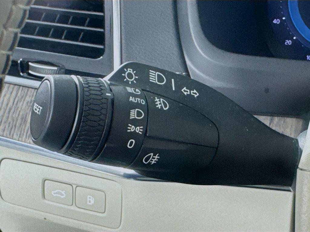 used 2023 Volvo XC90 Recharge Plug-In Hybrid car, priced at $58,997