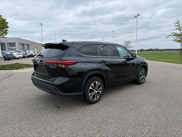used 2020 Toyota Highlander car, priced at $34,977