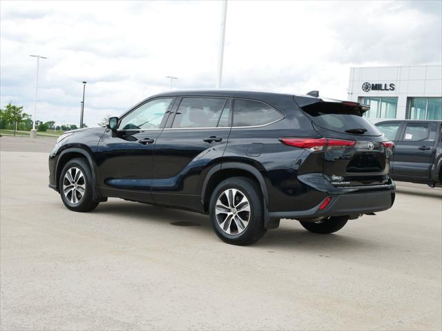 used 2020 Toyota Highlander car, priced at $33,493