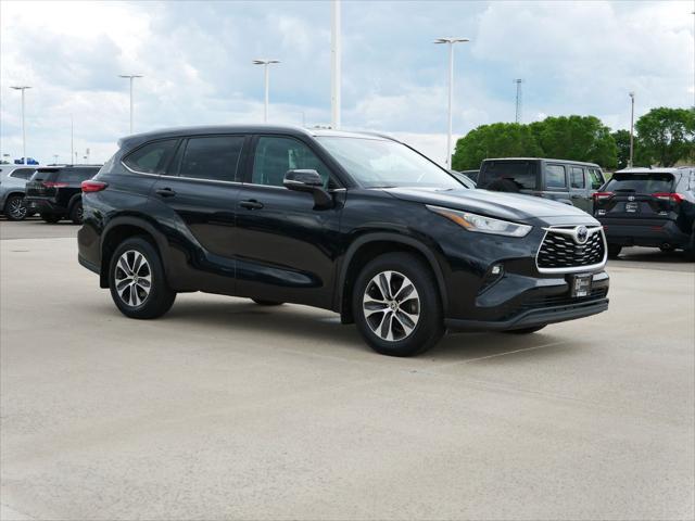 used 2020 Toyota Highlander car, priced at $33,493