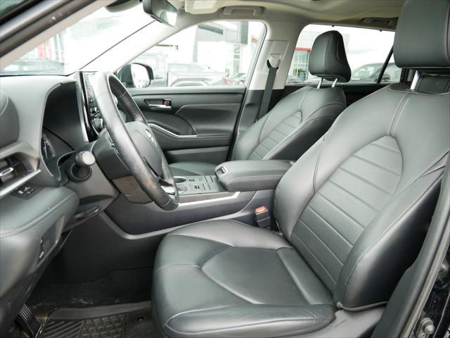 used 2020 Toyota Highlander car, priced at $33,493