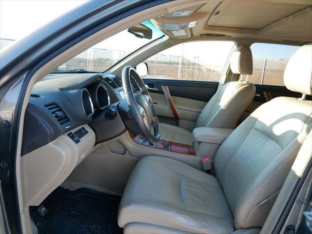 used 2009 Toyota Highlander car, priced at $9,899